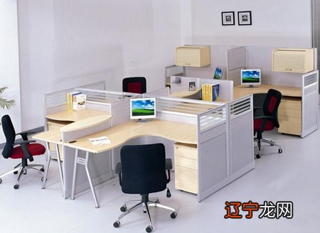 没有屏风的办公桌摆放风水