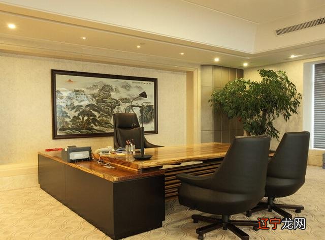 四张办公桌座哪张风水好