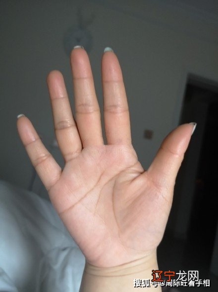 断掌纹的命运_女断掌纹双手命运_断掌纹女人命运