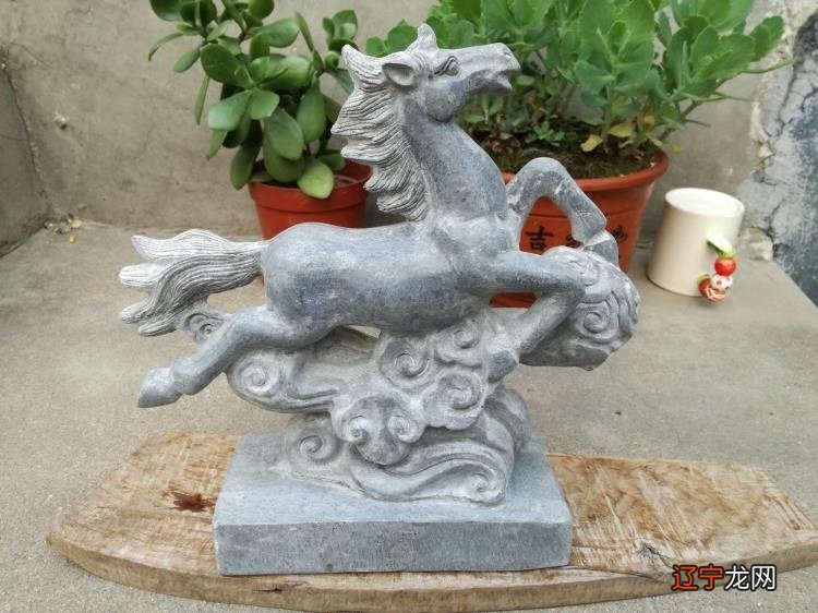 马摆件的风水寓意和禁忌 最佳位置在哪里