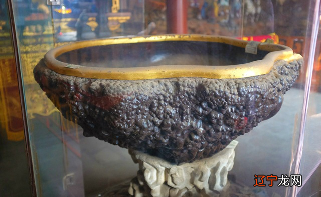 白云观里有件宝物,道士很肯定,专家却不愿承认,但至今无人敢动