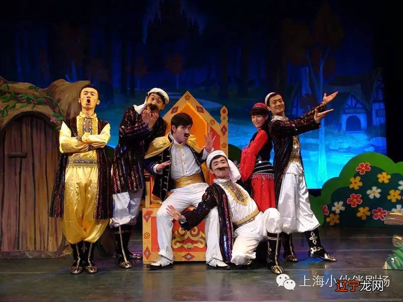 梦见我和很多人看演出是什么意思 做梦梦到我和很多人看演出好不好