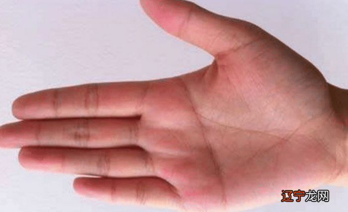 手相分析女人断掌是什么意思，真的会克夫克六亲吗？