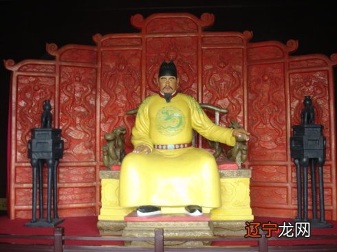 看性格西方有星座，简单直观，咱们中国的八字也有一种有趣