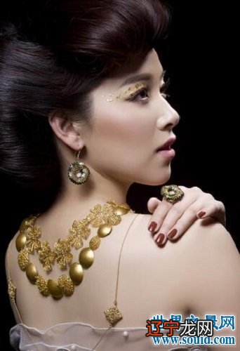 阚姓氏怎么读音_阚清子可以念三声吗