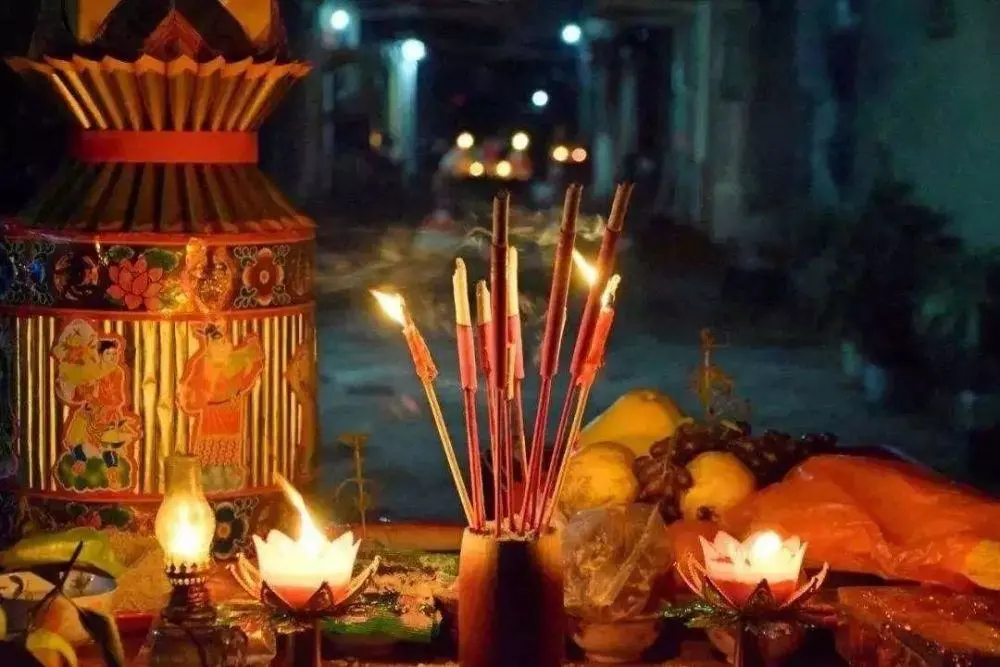 上坟烧香几根有何讲究吗?