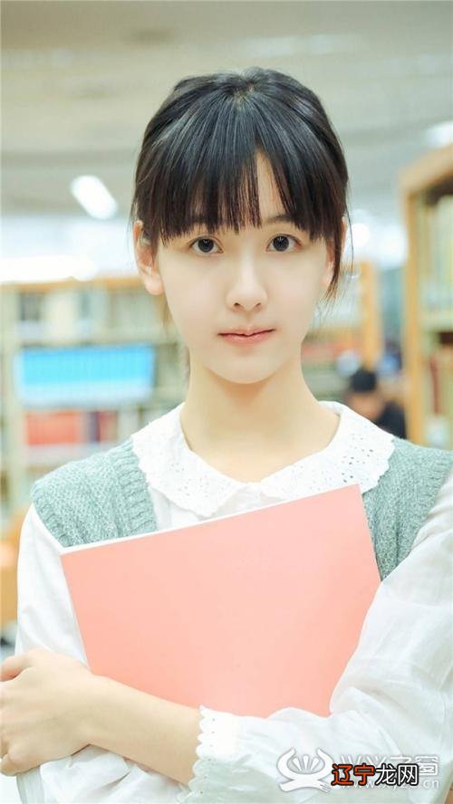 做梦梦到鱼是什么征兆 梦见做梦抓鱼是什么预兆