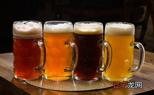 梦见怀孕喝酒_梦见喝酒啤酒_梦见吃饭喝酒