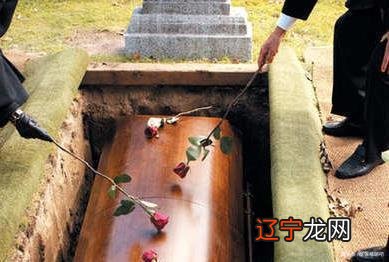 组图 梦见死人来家里抓我,说明了什么问题呢?