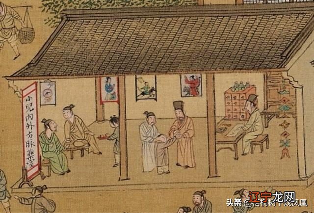 六过年时，不论是饭桌上还是墙上，家家都不会少了“鱼”