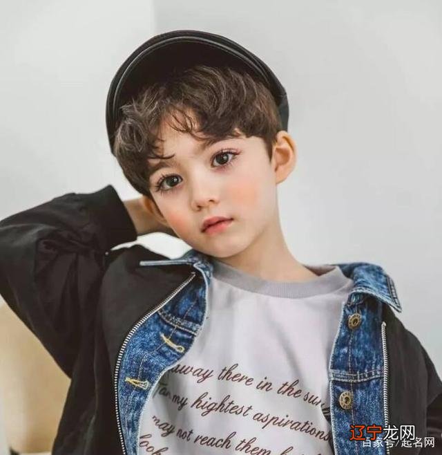 清冷疏离的小众男孩名,自然又高级