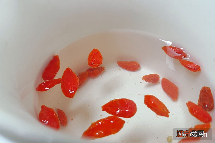 21世纪成年人续命神器是什么,枸杞子泡水当之无愧