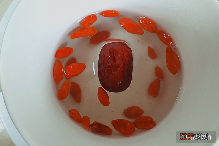 21世纪成年人续命神器是什么,枸杞子泡水当之无愧