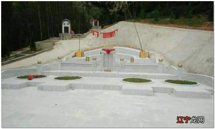 镇墓瓦上的符咒 八字推算选墓位