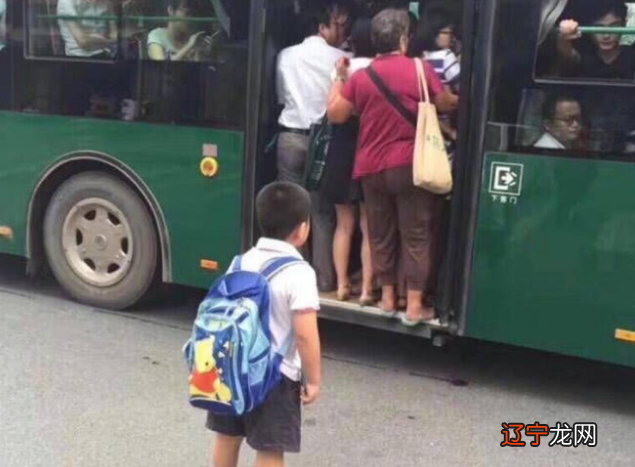 梦见挤公交车