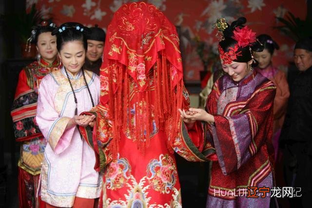 组图 男女嫁娶大利月择日,个人如何看黄历?