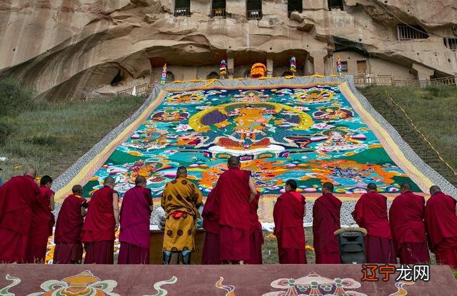 六月十九是观音菩萨的成道纪念日,那天很多寺院都要举行盛大的庆祝活动,北京