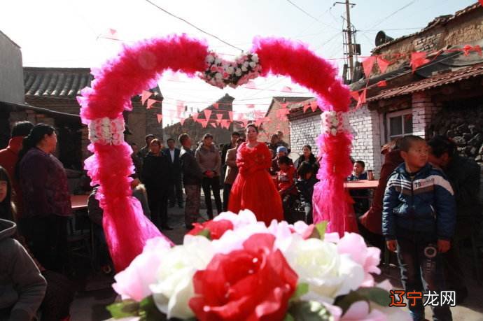 一、梦见自己跟别人结婚暗示意思