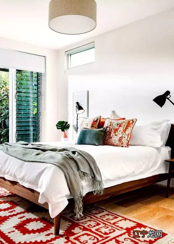 床铺摆放有讲究，这些风水大忌千万不要踩！