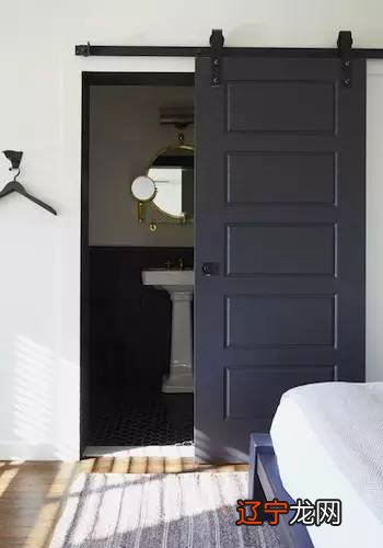 床铺摆放有讲究，这些风水大忌千万不要踩！