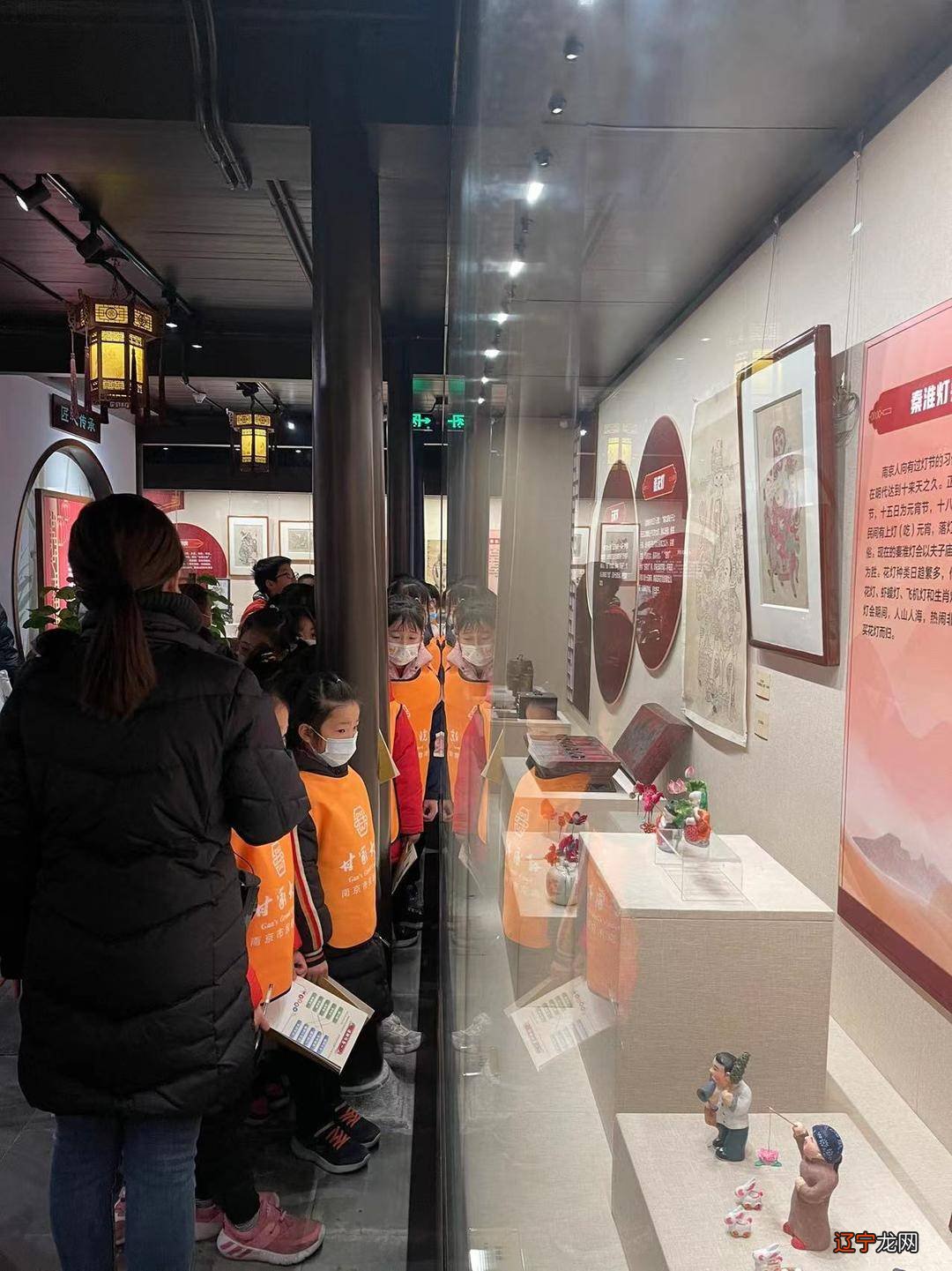 民俗馆里开冬令营，“小小传承人”学唱拜年谣抖空竹