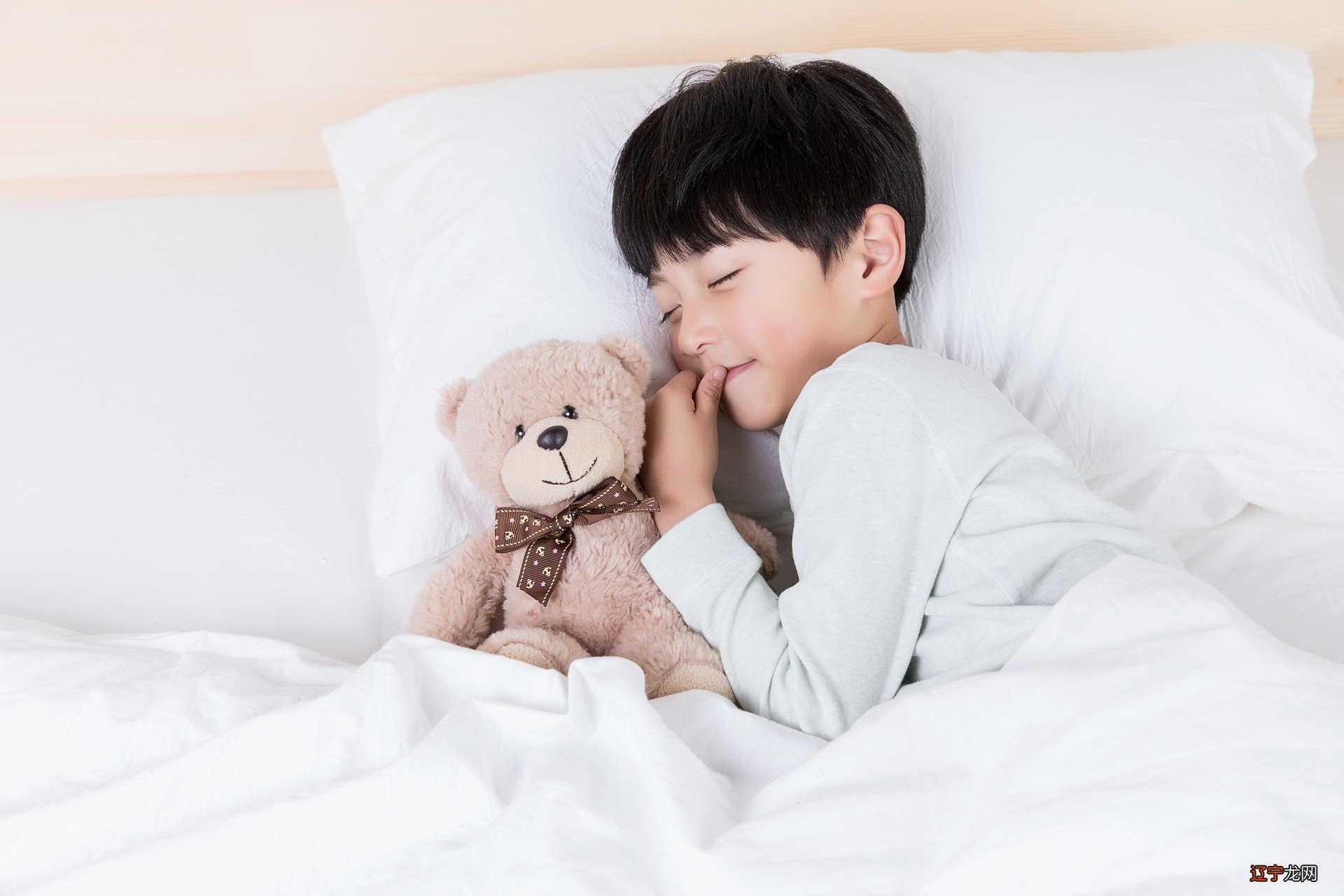 梦见自己抱着小孩