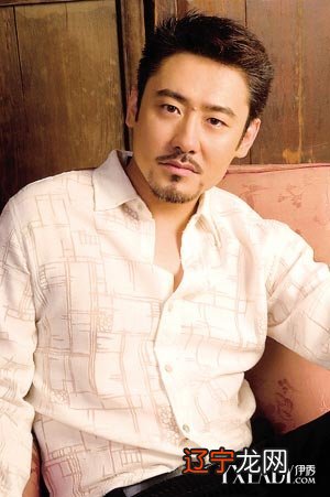 额头低窄的女人喜欢大叔型男人吗 发际线太低额头窄小