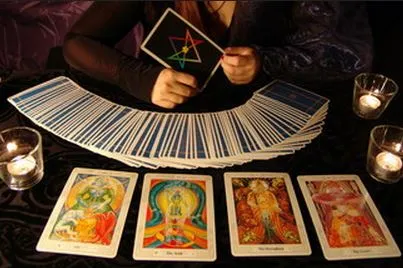 组图 单身限定占卜天秤耐心等待，天蝎突然中断