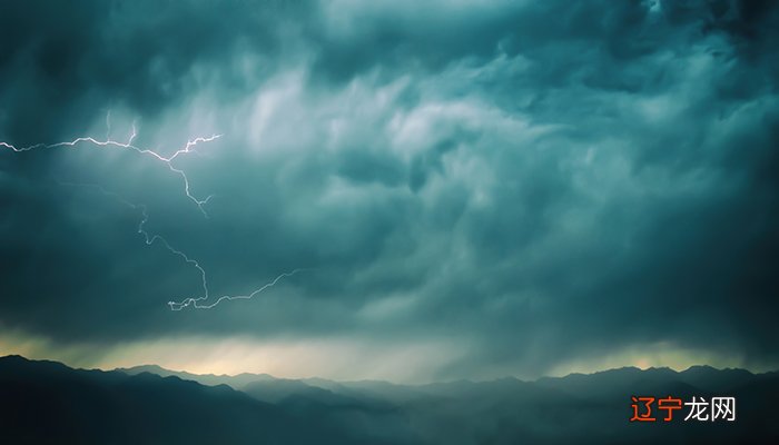 梦见乌云密布 周公解梦之梦到乌云密布