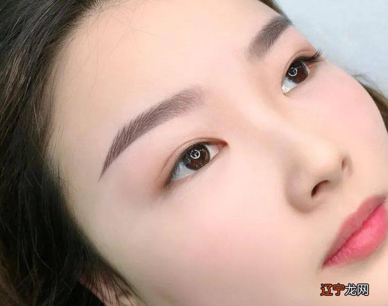 眉间距宽的女人面相图片距过长或过短都不好