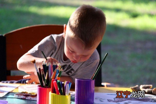 凌姓好听名字男孩2022年_用字分析