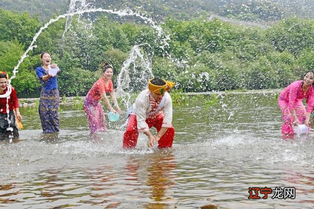 傣族泼水节:用圣洁的水冲走疾病和灾难!