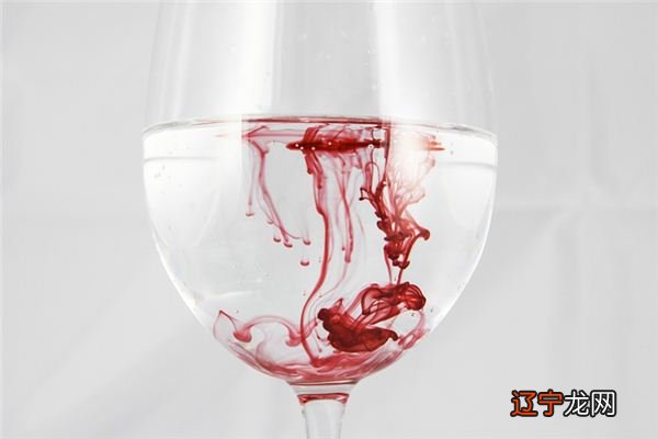 女人梦见手指割破流血的原因有哪些?你知道吗?