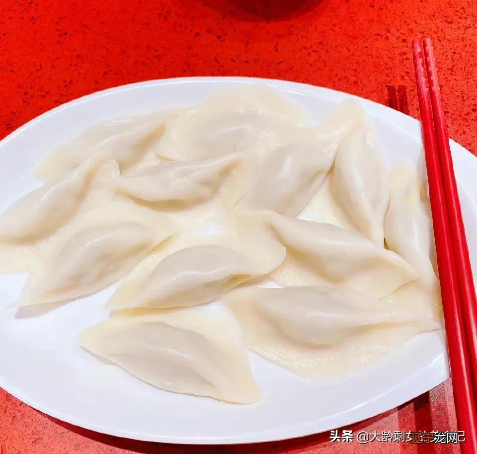 明日小年,记得“吃2样,做3事,忌3事”,新年为家人祈福好运