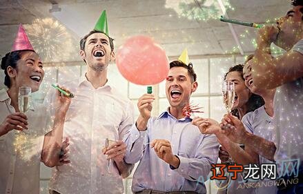 梦见我和老公一起去同学聚会有什么预兆?是什么意思?