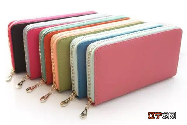 属鼠用什么颜色钱包好:属鼠的女生用什么颜色的钱包聚财