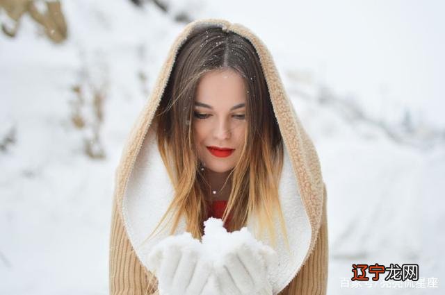 最会调情，把男人迷的头昏转向的4个星座女，吃定男人