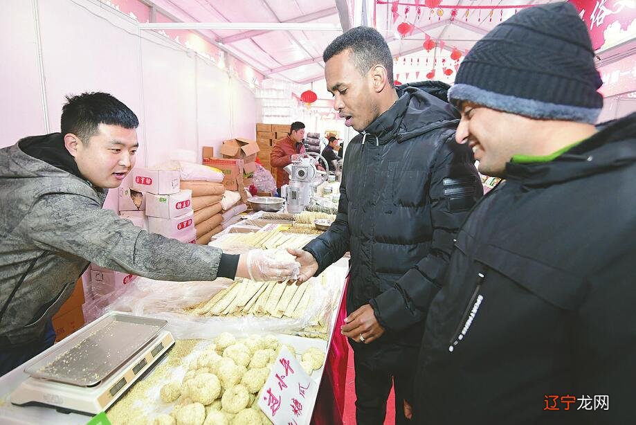 济南迎春民俗文化节圆满落幕市民“扫年货”热情高