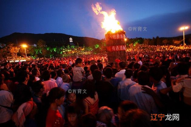 火把节起源于汉唐,传说是因用火把焚烧了害虫,战胜了天神