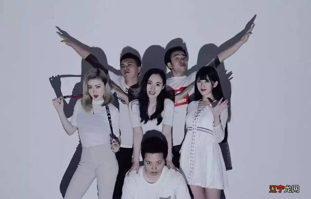 他用微信一对一占卜12次，5600付费用户9月流水22万元