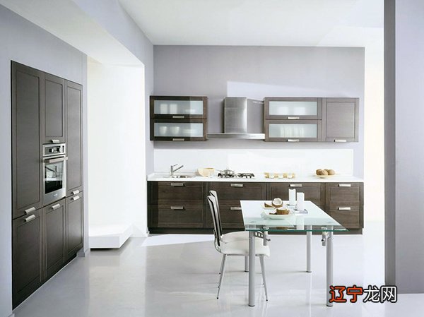 下厨房在什么位置装修好?厨房门大小有什么讲究?