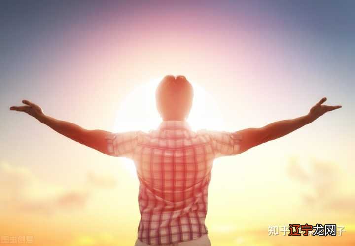 书中有两句话人面相不美而忽视其内心充实和美丽