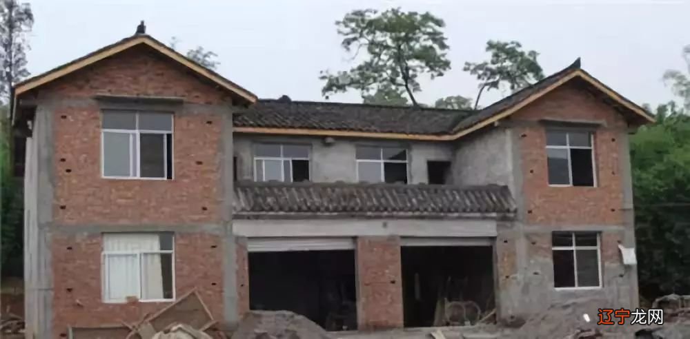 房子建在山顶风水好吗,看农村自建房的风水禁忌