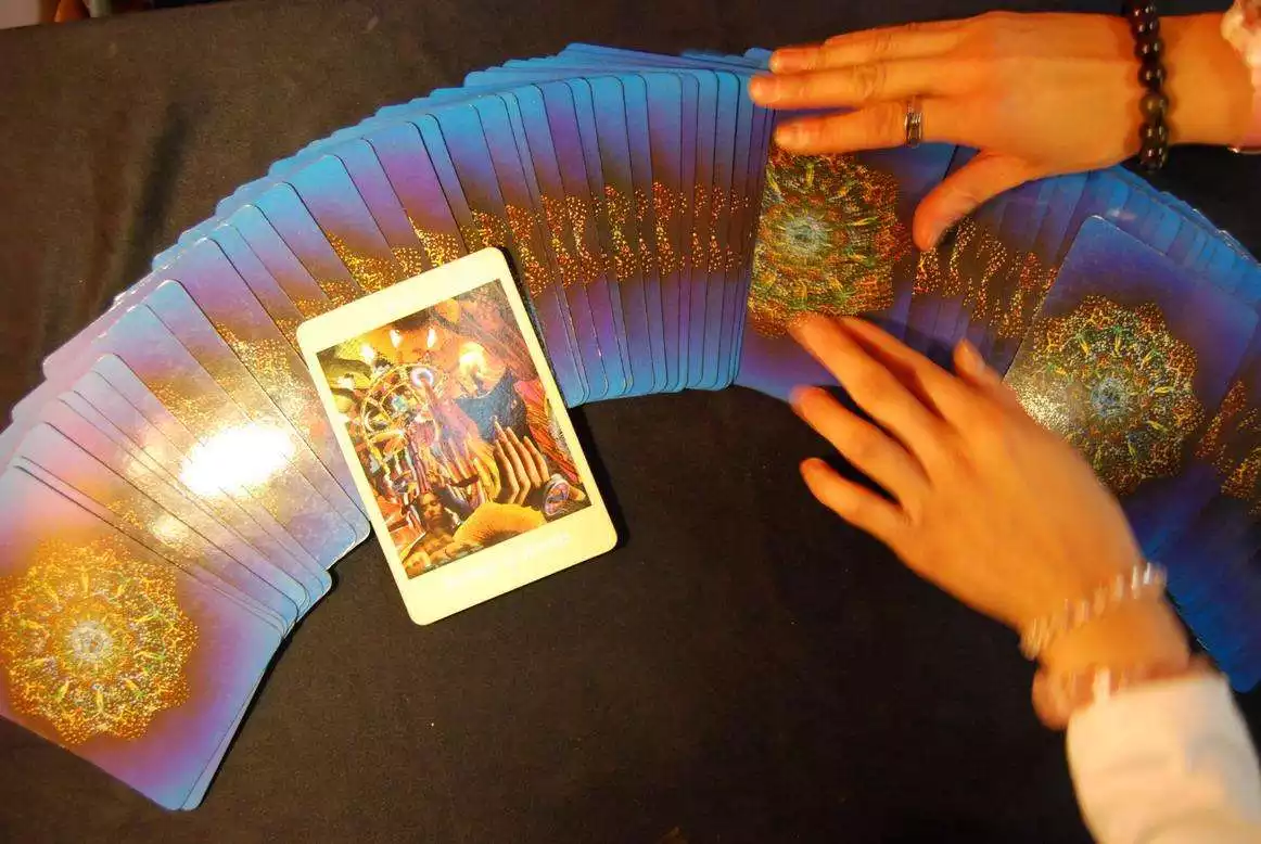 8、比较准的塔罗占卜师:靠谱的塔罗牌占卜师推荐？