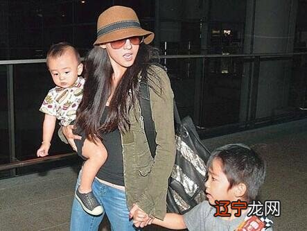 组图 想要好孕这些明星也求过好风水!