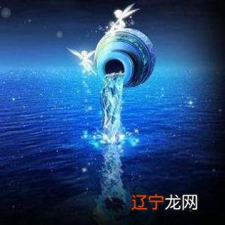 冷静孤立的我行我素想了很久，还是决定用古灵精怪四个形容