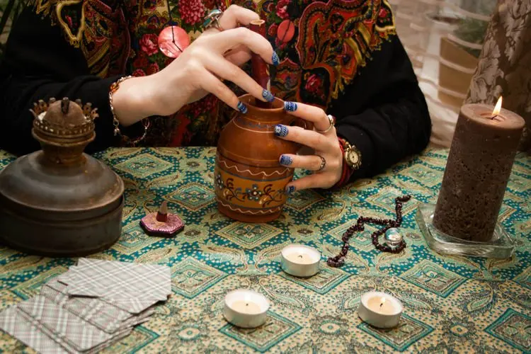 阿启占卜网_上海占卜_上海塔罗牌占卜店