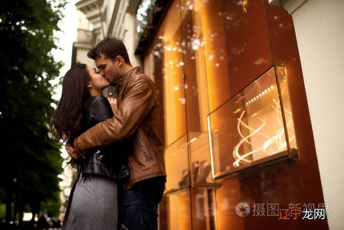 本文整理了包括拥抱的名言名句100句，句句戳心！