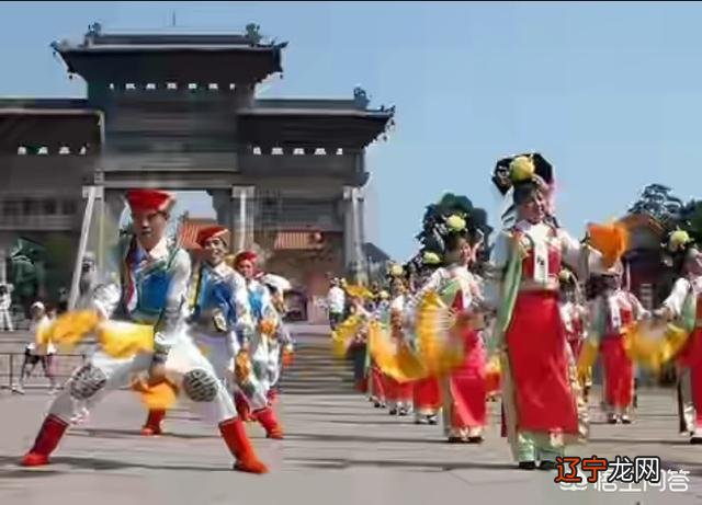 东北地域文化包含着三种文化类型：少数民族异国文化