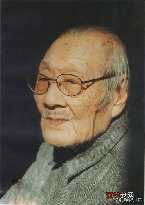 “今天我们纪念钟敬文先生。怎么才是最好的纪念呢?”